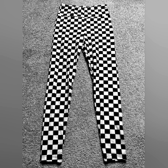 No Boundries Checkered Leggings - Picture 5 of 9